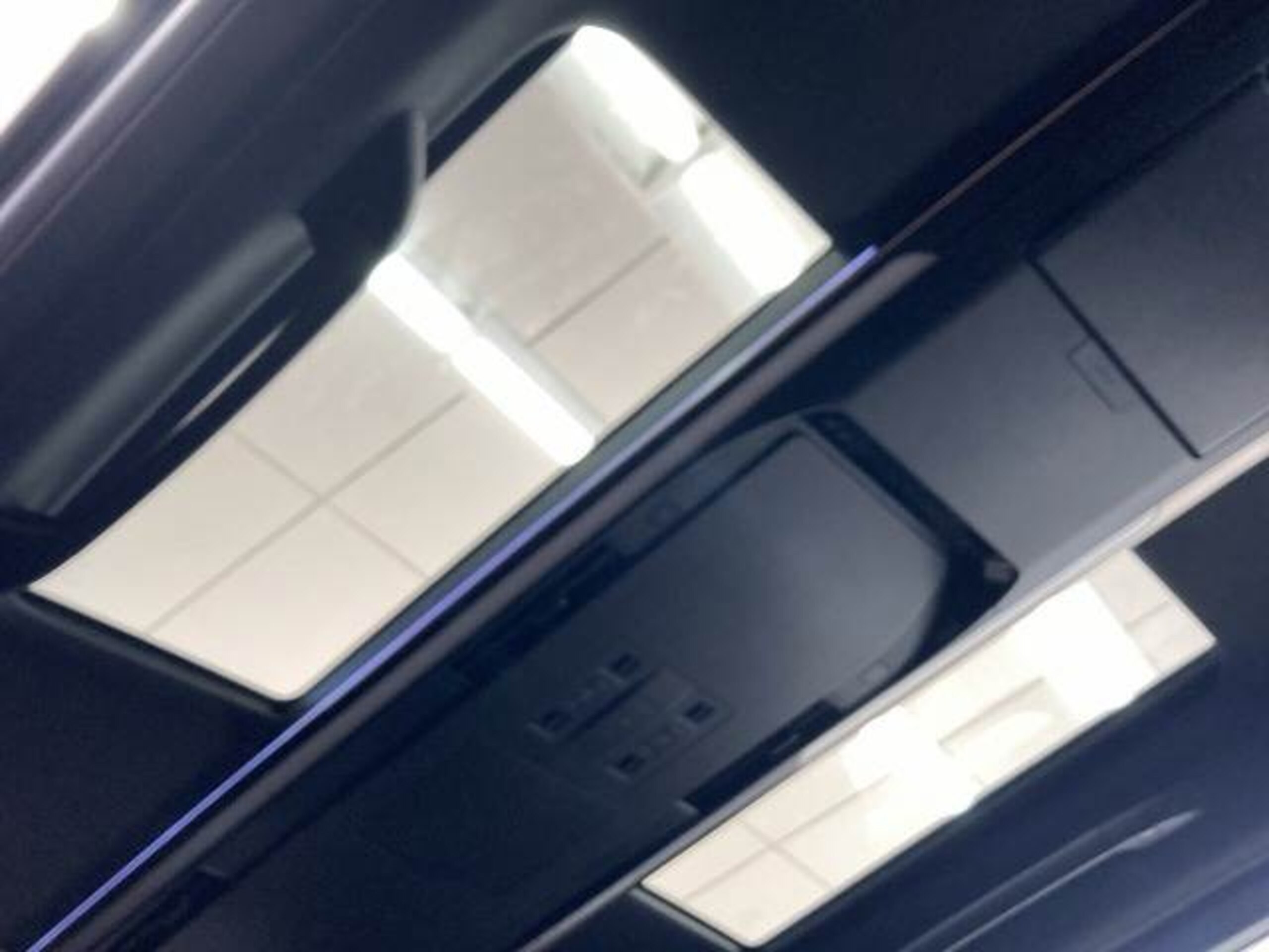 Toyota Alphard Hybrid 2.5 Z E-Four 4WD — photo 8