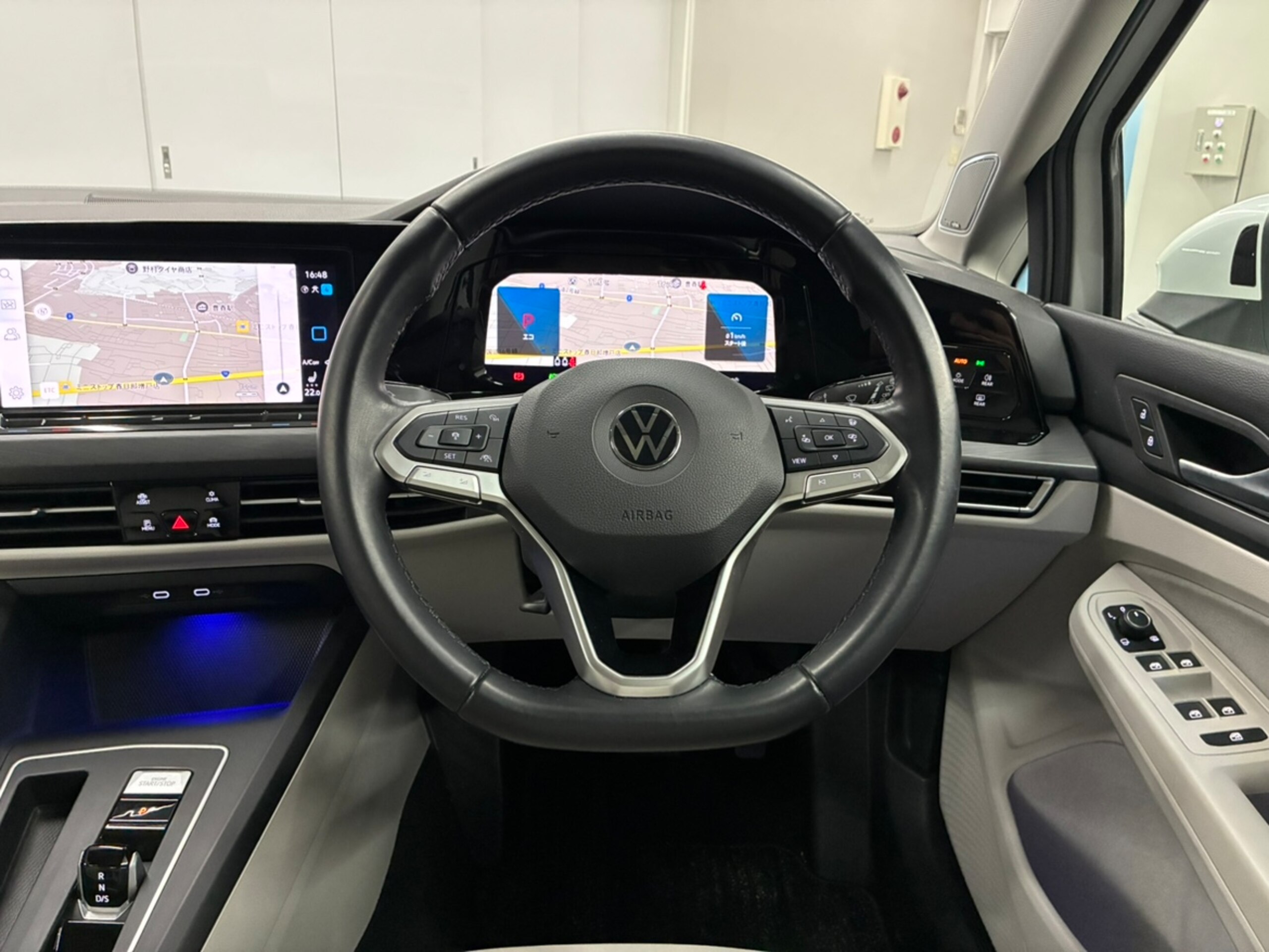 Volkswagen Golf eTSI Style — photo 8