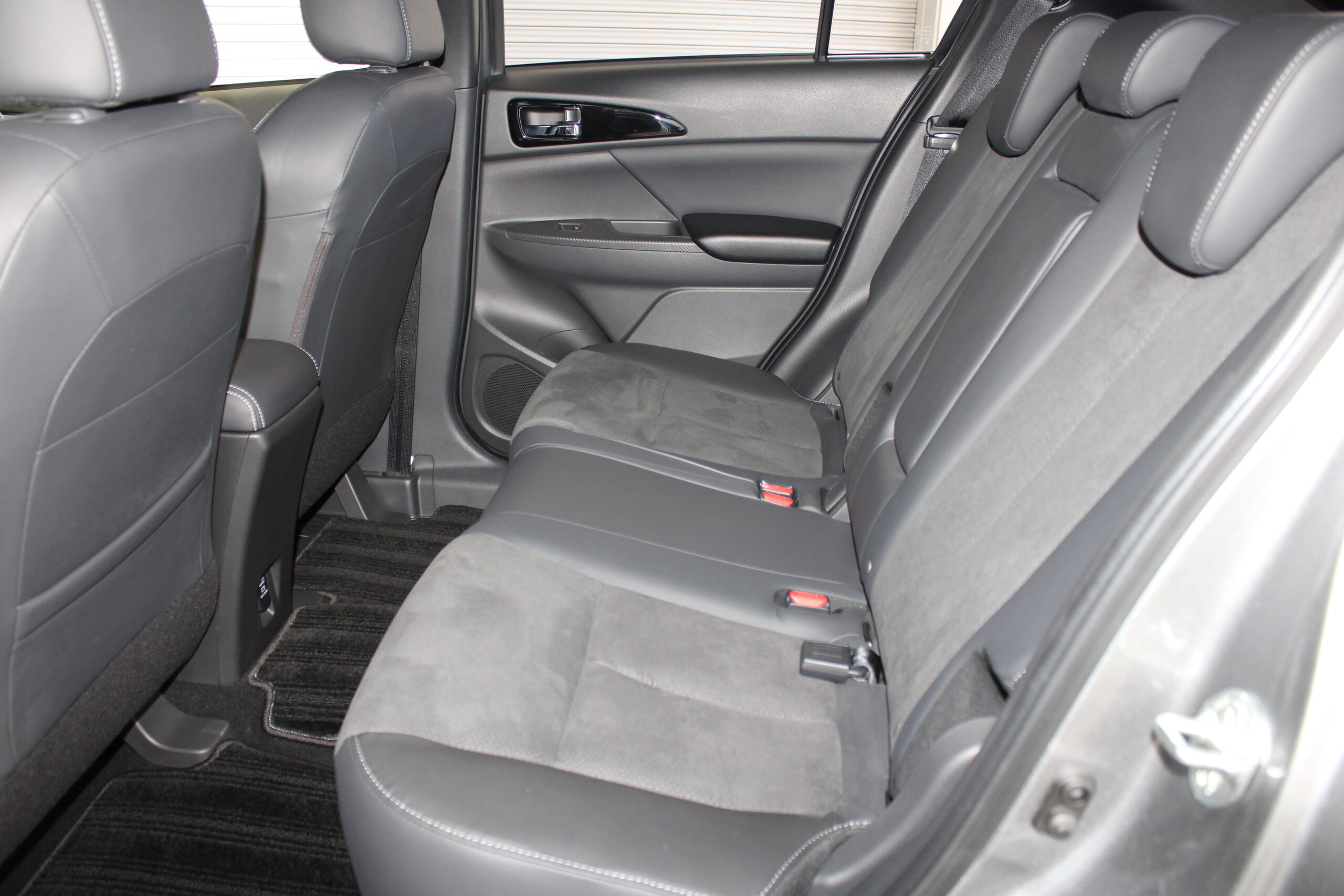 Mitsubishi Eclipse Cross PHEV 2.4 P 4WD with Smartphone Link Navigation, 360 Camera, ETC Unit — photo 8