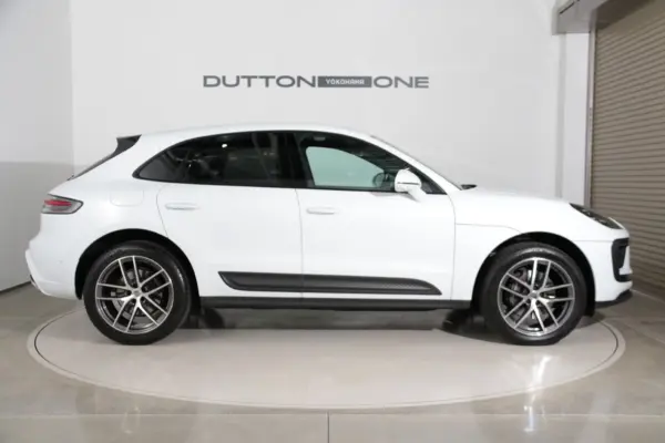 Porsche Macan PDK 4WD Sunroof BOSE Surround 360 Camera Beige Leather 20-inch AW Heated Seats Power Rear Gate (White) — photo 7