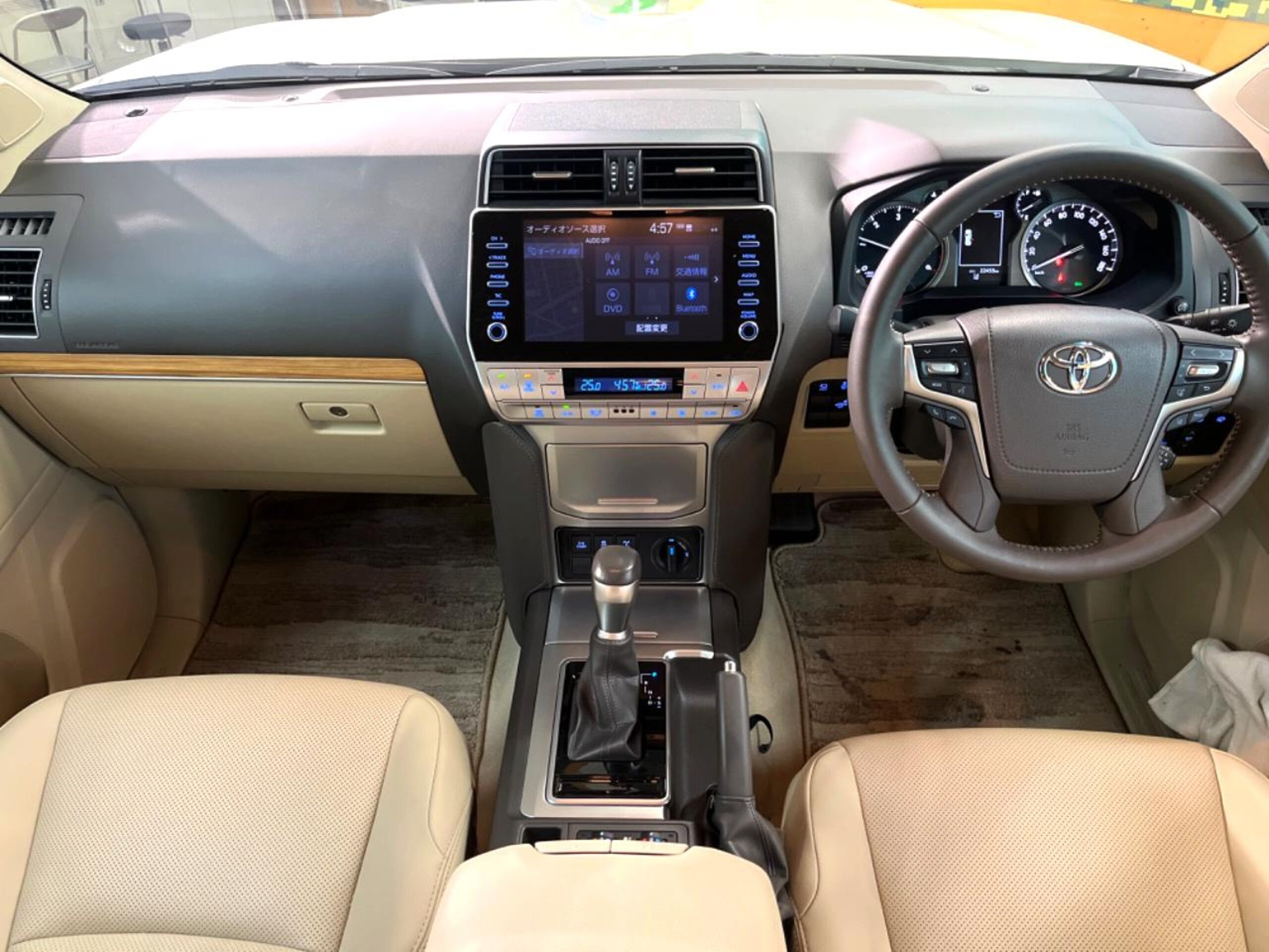 2023 Toyota Land Cruiser Prado — photo 2