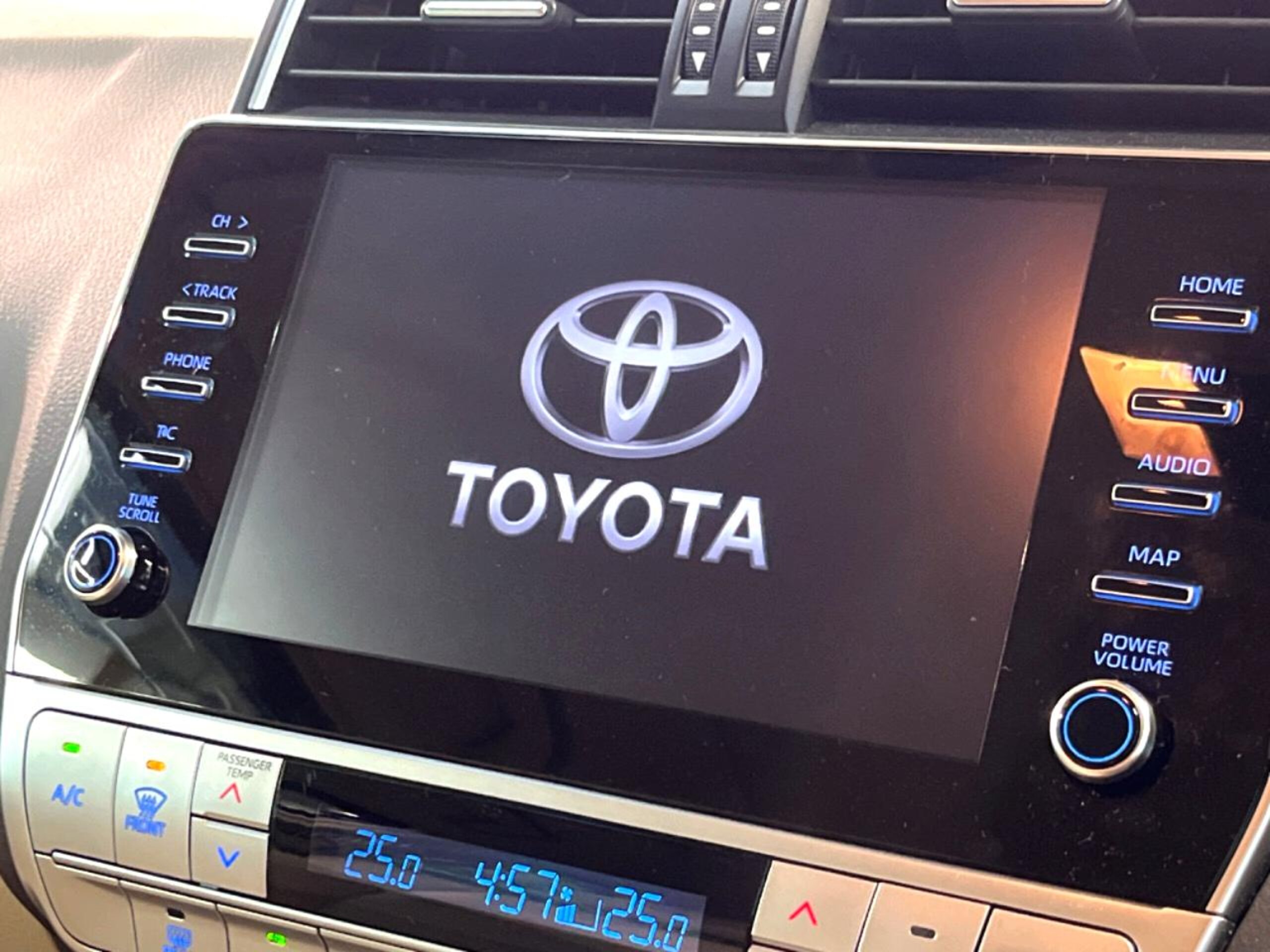 Toyota Land Cruiser Prado 2.8 TX L Package Matte Black Edition Diesel Turbo 4WD — photo 7