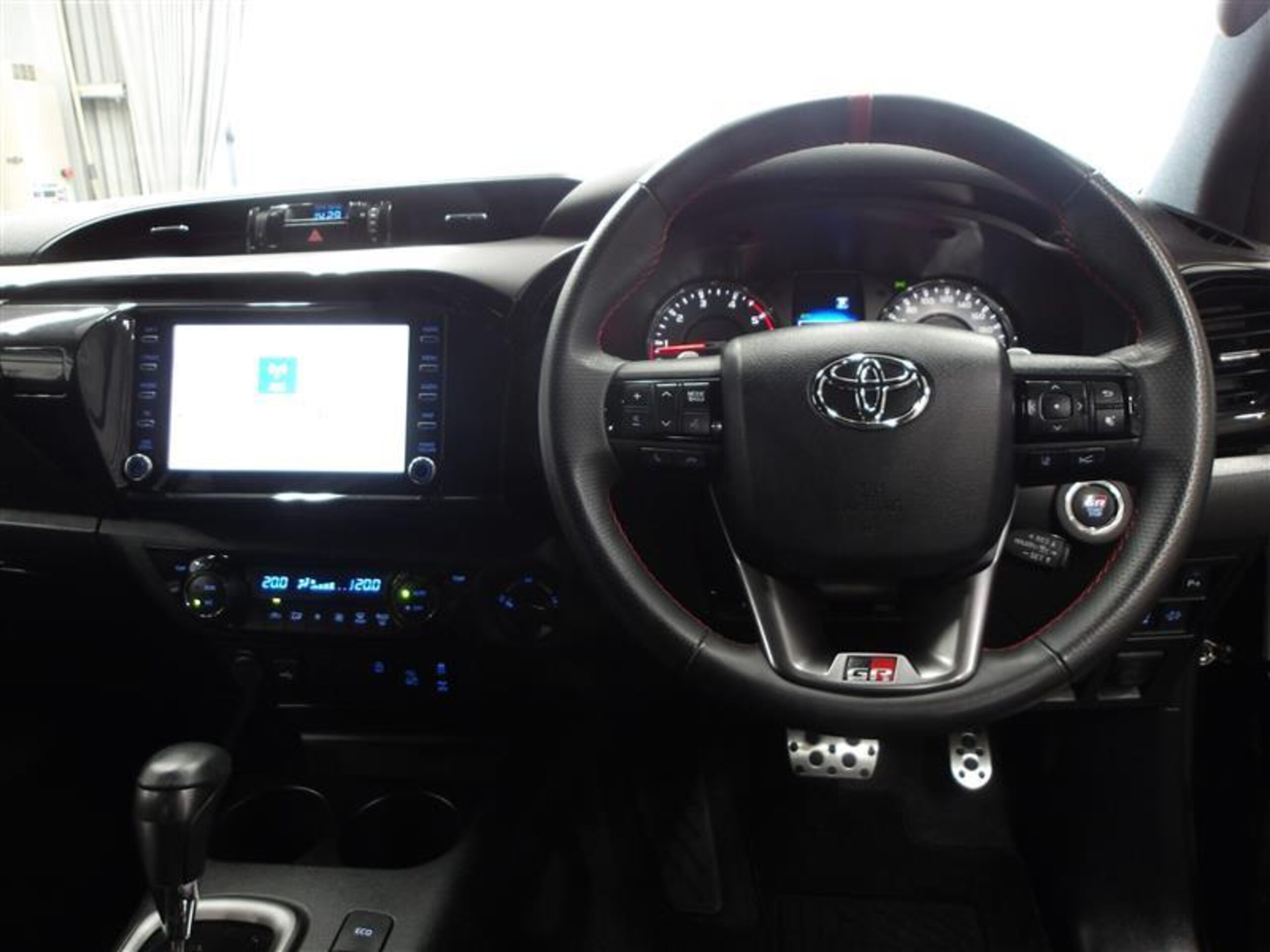 Toyota Hilux 2.4 Z GR Sport Diesel Turbo 4WD - Toyota Certified Used Car — photo 7