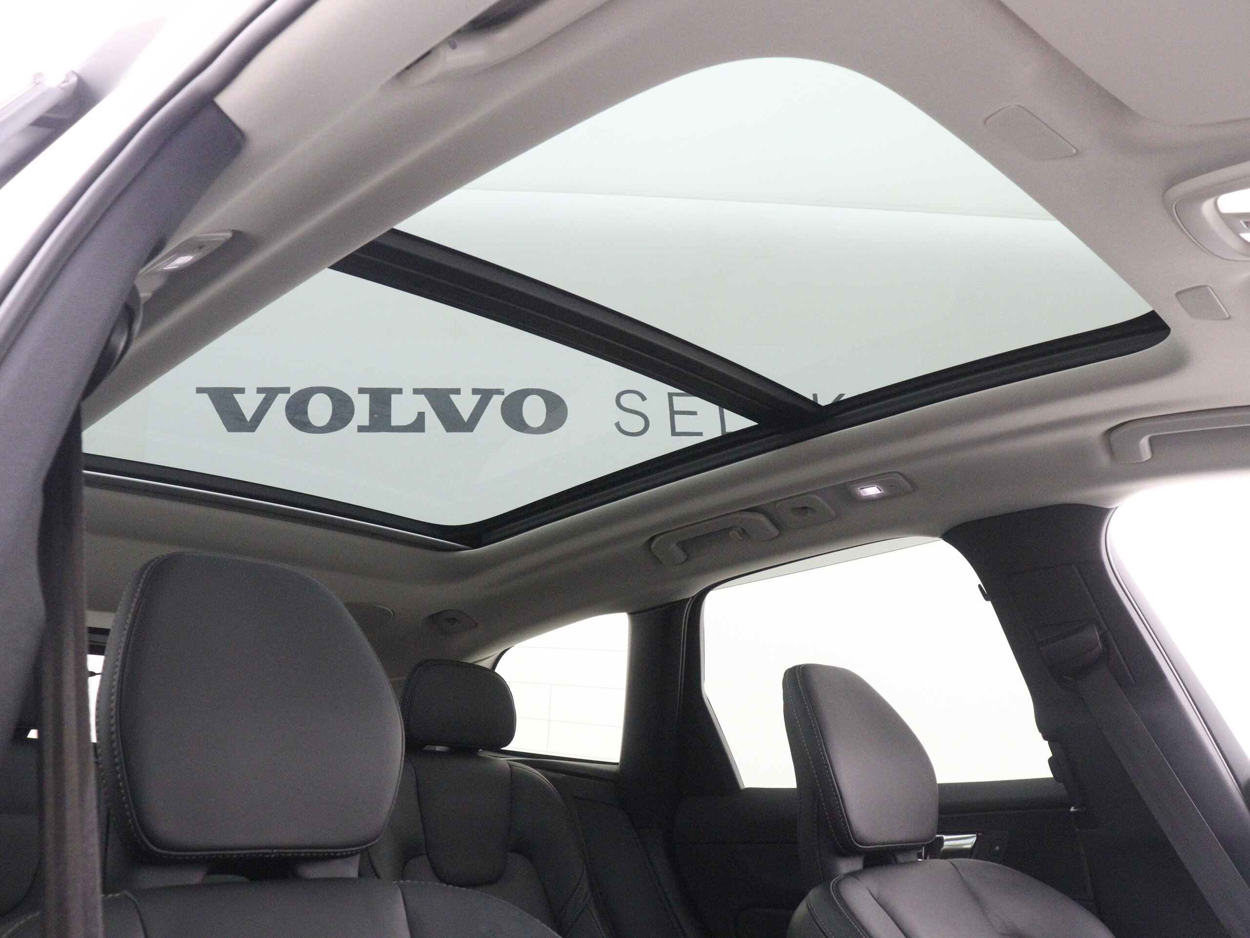 2022 Volvo Xc60 — photo 3