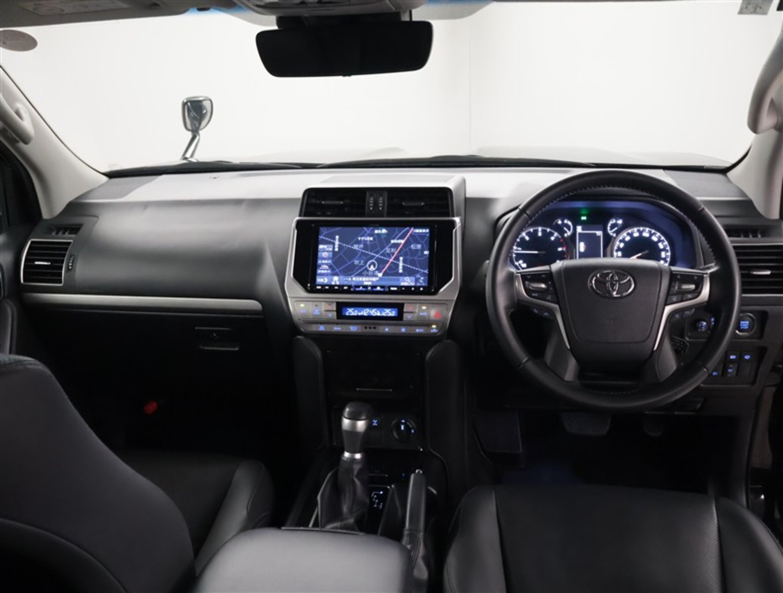 Toyota Land Cruiser Prado 2.8 TX L Package Black Edition Diesel Turbo 4WD — photo 7