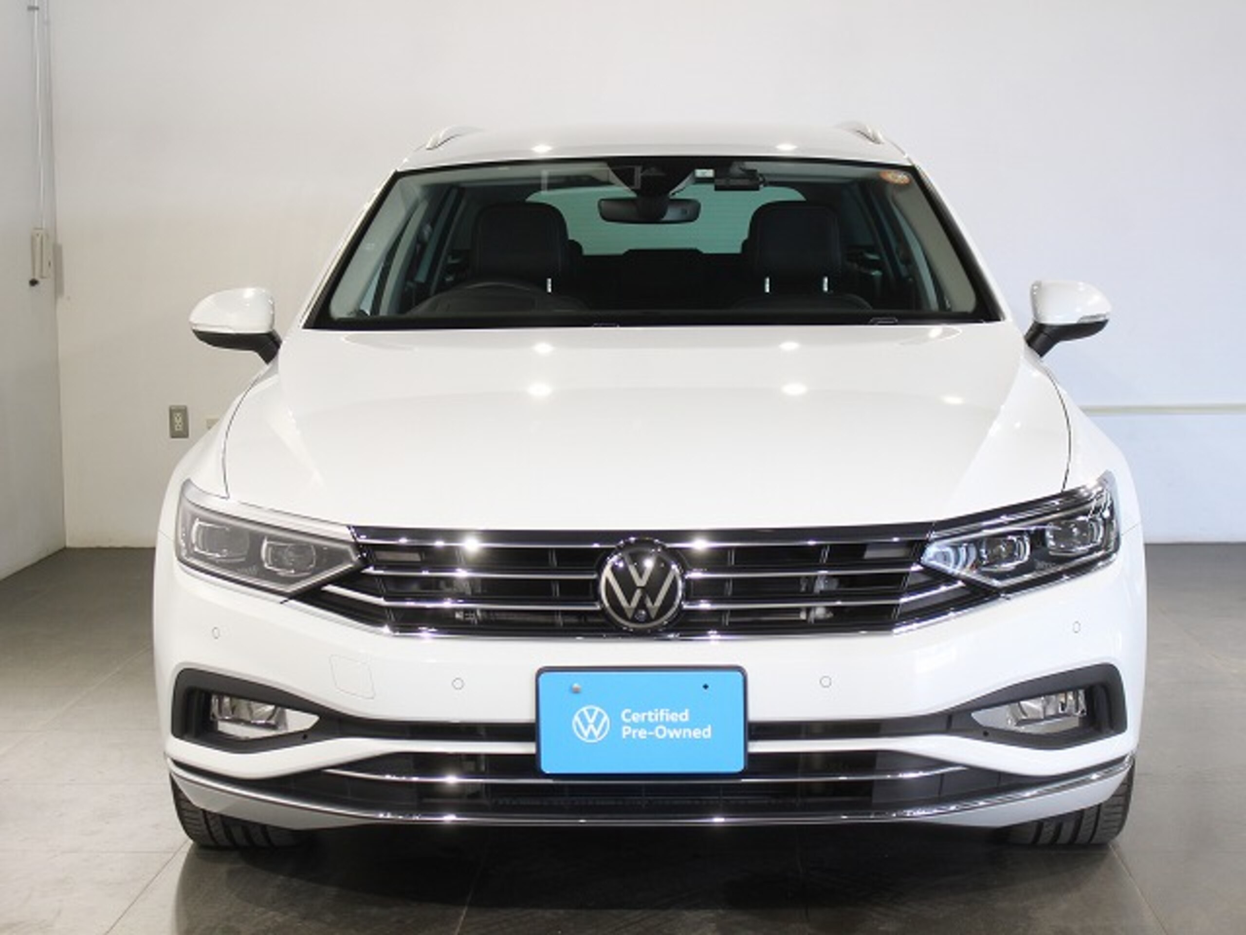 2023 Volkswagen Passat — photo 2