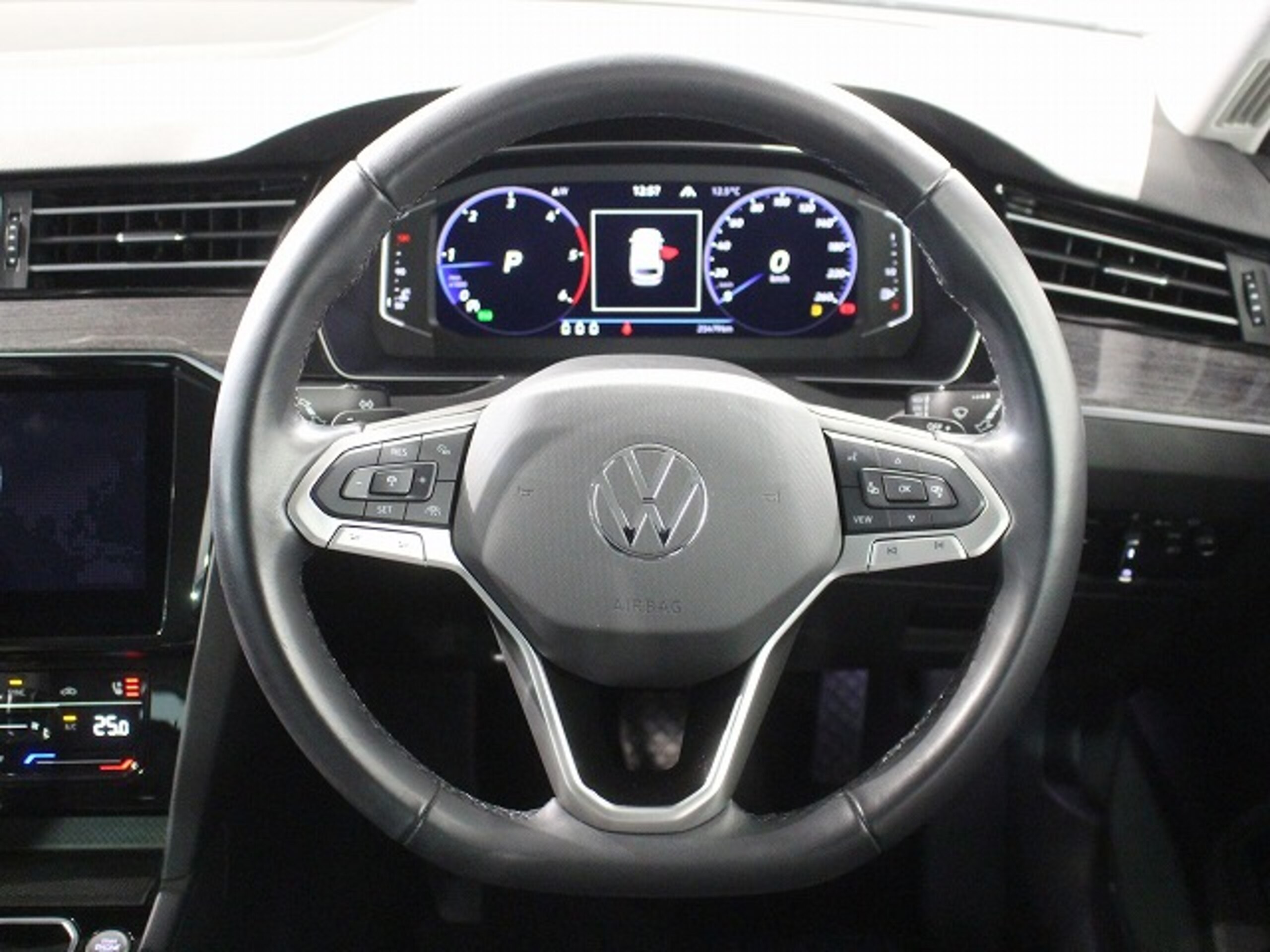 Volkswagen Passat Variant TDI Elegance Advance Diesel Turbo LED Headlights Heads-up Display (White) — photo 9