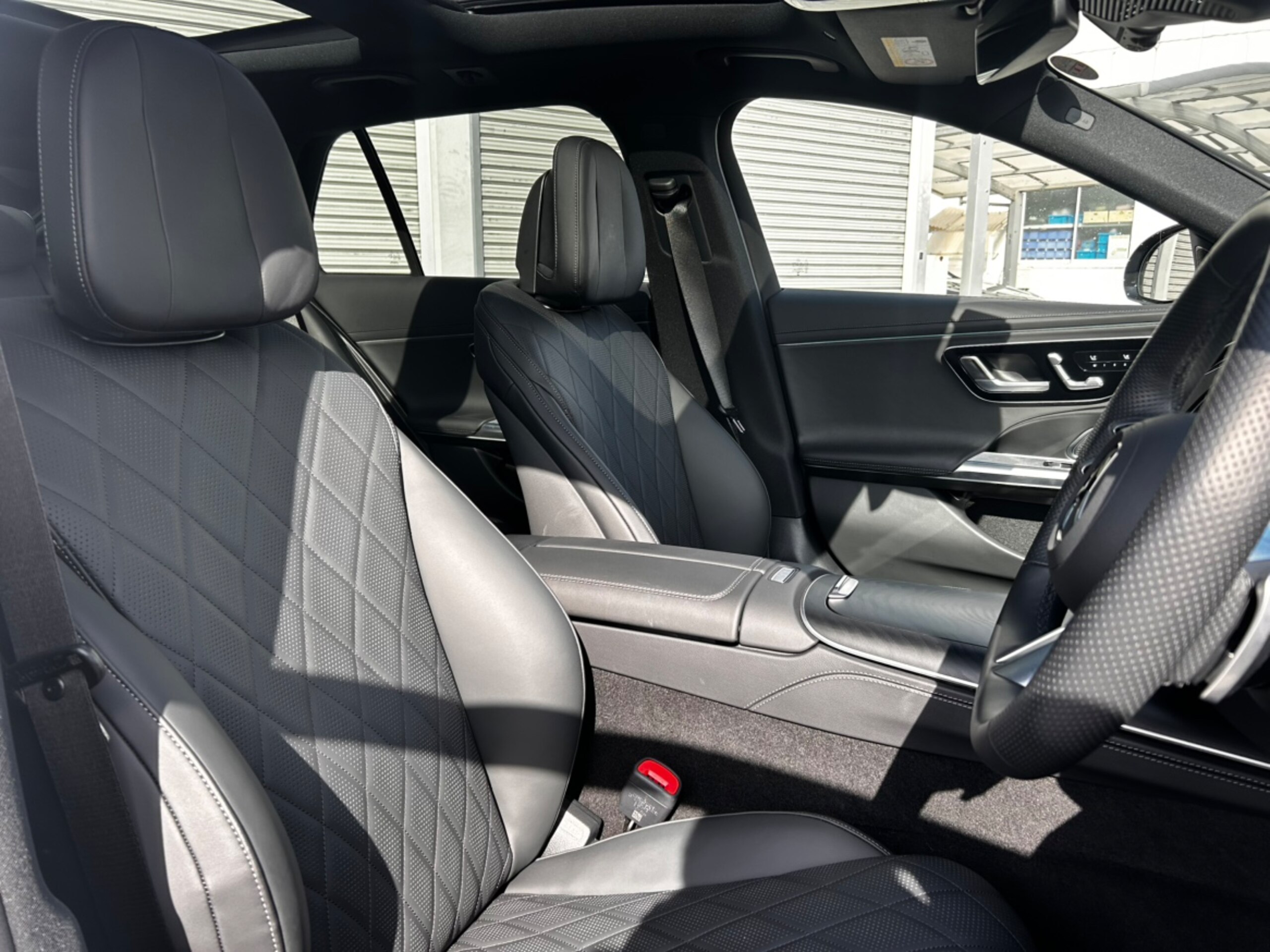 Mercedes-Benz E-Class Wagon E200 Avantgarde AMG Line Package (ISG Model) MP202501 Digital Interior Package Leather Exclusive Package Advanced Package Panoramic Sliding Roof One Owner Burmester Sound Adaptive High Beam Assist Plus — photo 7