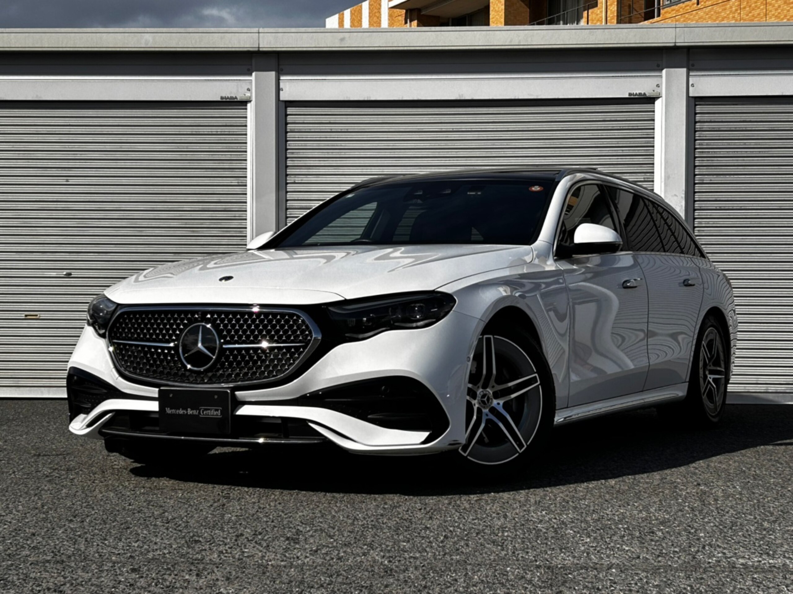 Mercedes-Benz E-Class Wagon E200 Avantgarde AMG Line Package (ISG Model) MP202501 Digital Interior Package Leather Exclusive Package Advanced Package Panoramic Sliding Roof One Owner Burmester Sound Adaptive Highbeam Assist Plus