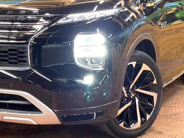 Mitsubishi Outlander PHEV 2.4 G 4WD — photo 9