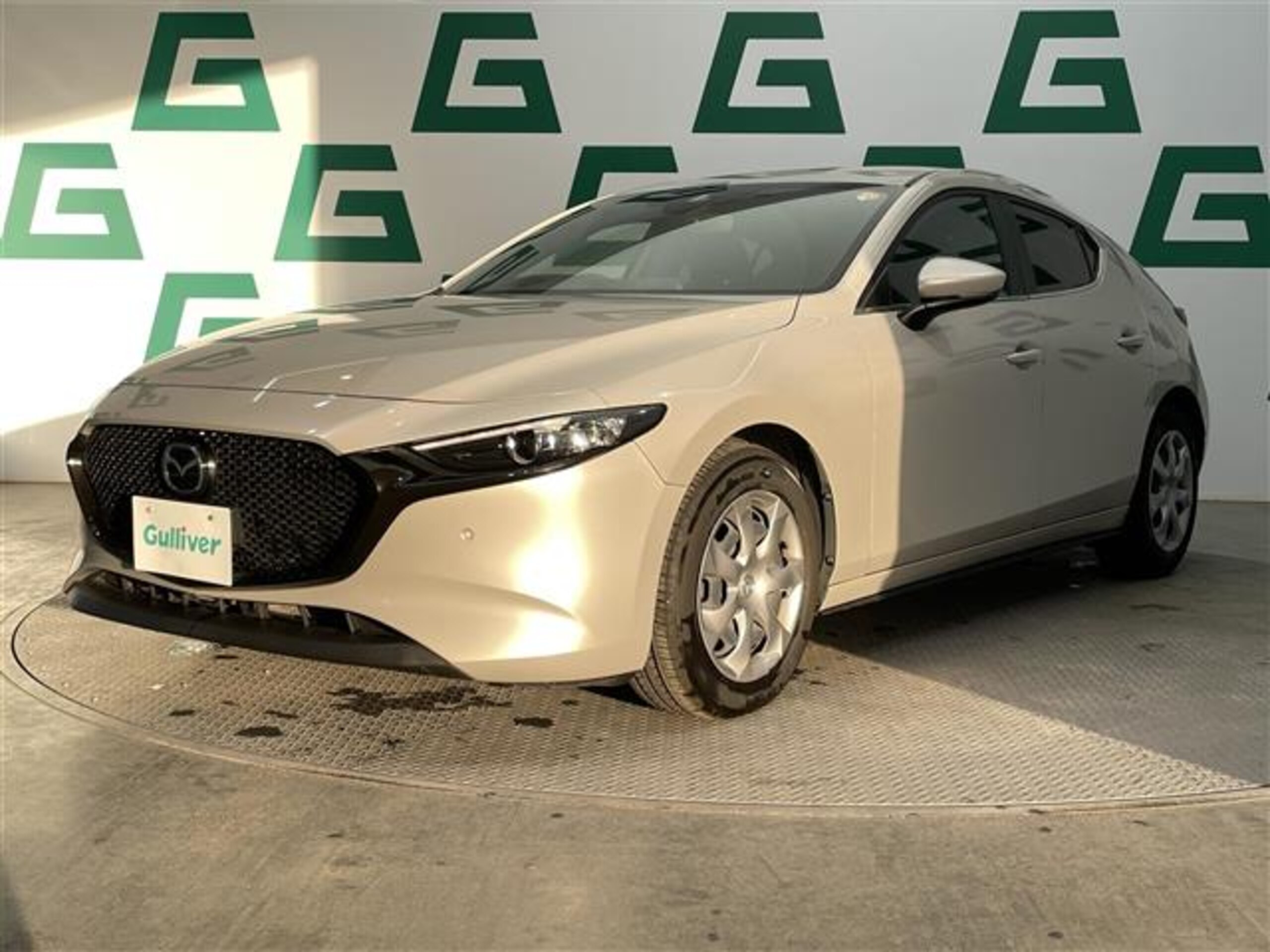 Mazda MAZDA3 Fastback 1.5 15C — photo 8