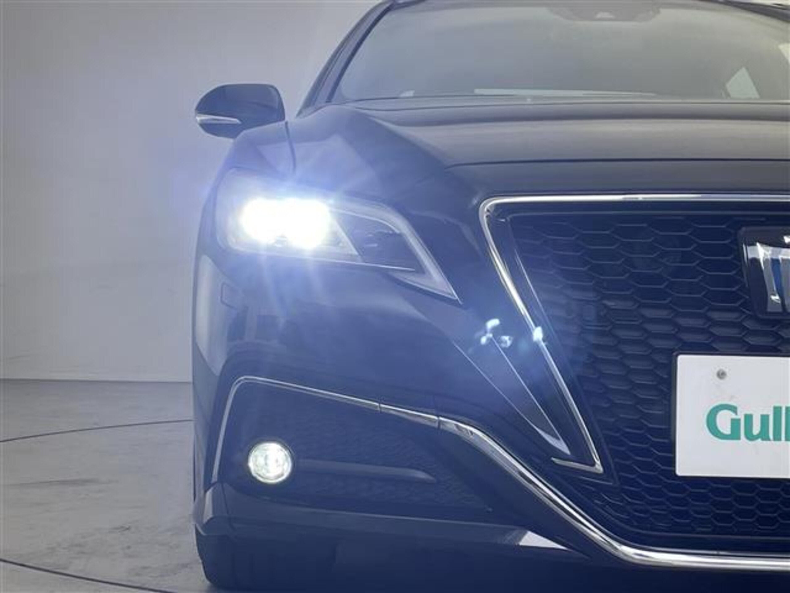 Toyota Crown Hybrid 2.5 RS — photo 9