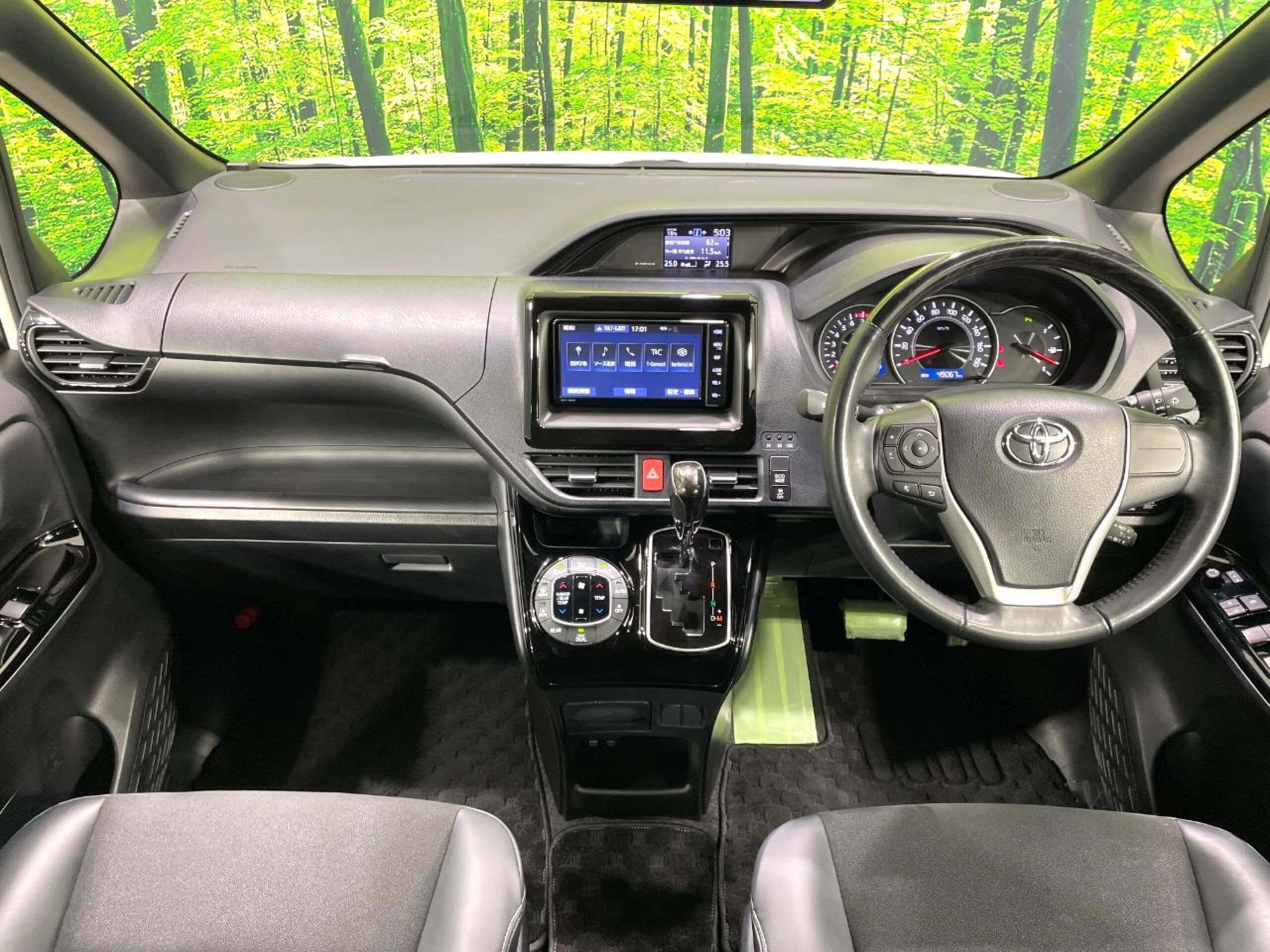 2021 Toyota Noah — photo 2