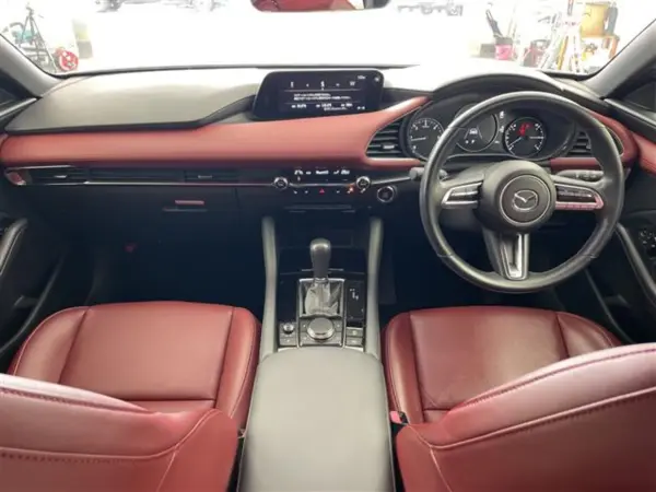 2019 Mazda 3 Fastback — photo 2