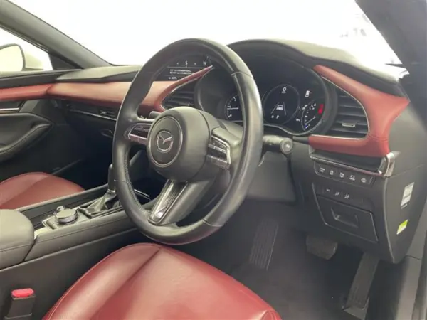 Mazda MAZDA3 Fastback 1.8 XD Burgundy Selection Diesel Turbo — photo 8