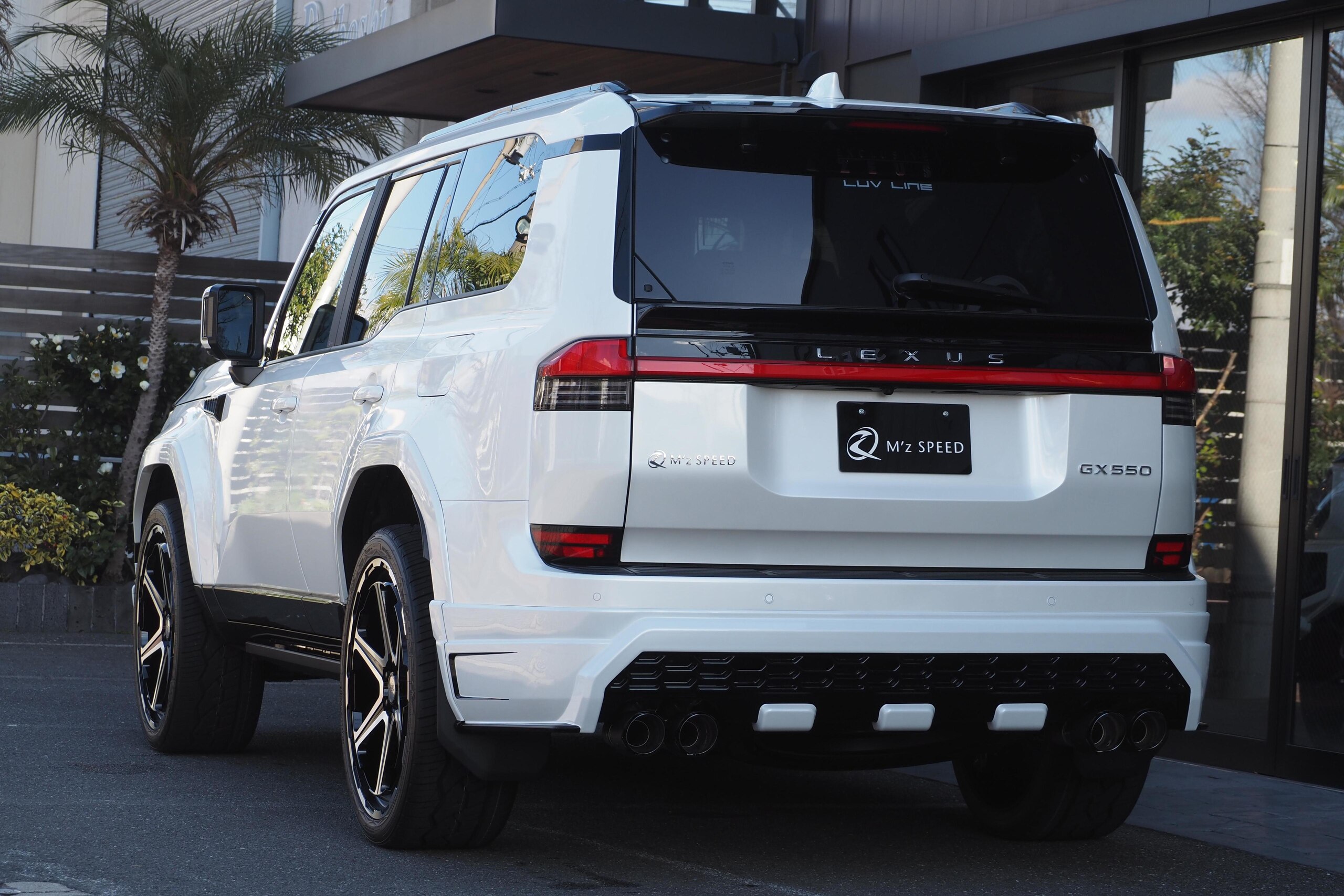 2025 Lexus Gx — photo 3