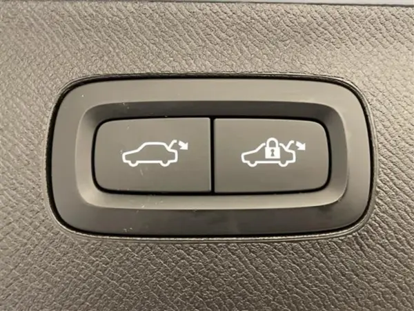 2021 Volvo Xc90 — photo 2