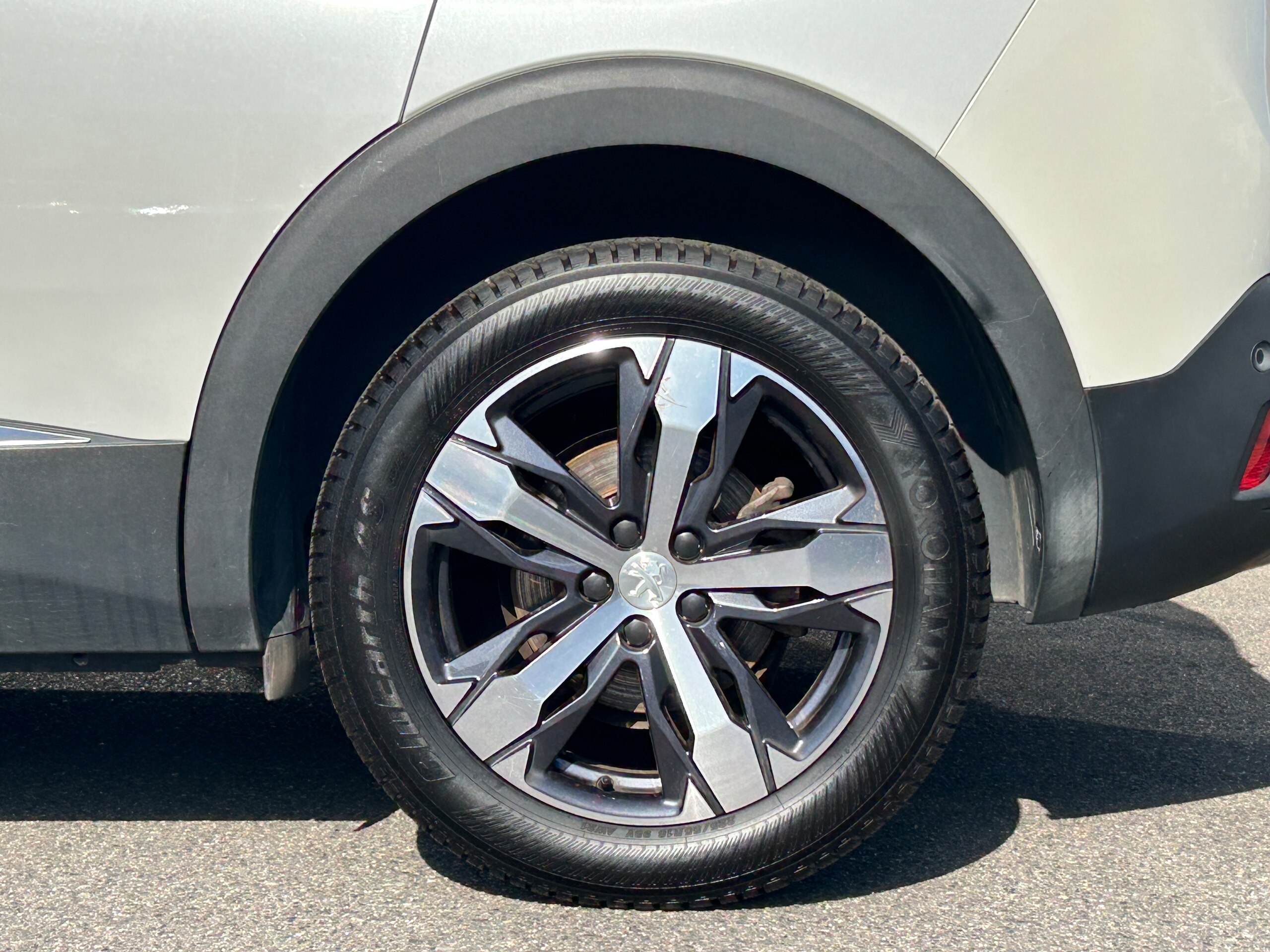 Peugeot 3008 GT BlueHDi Diesel Turbo — photo 9