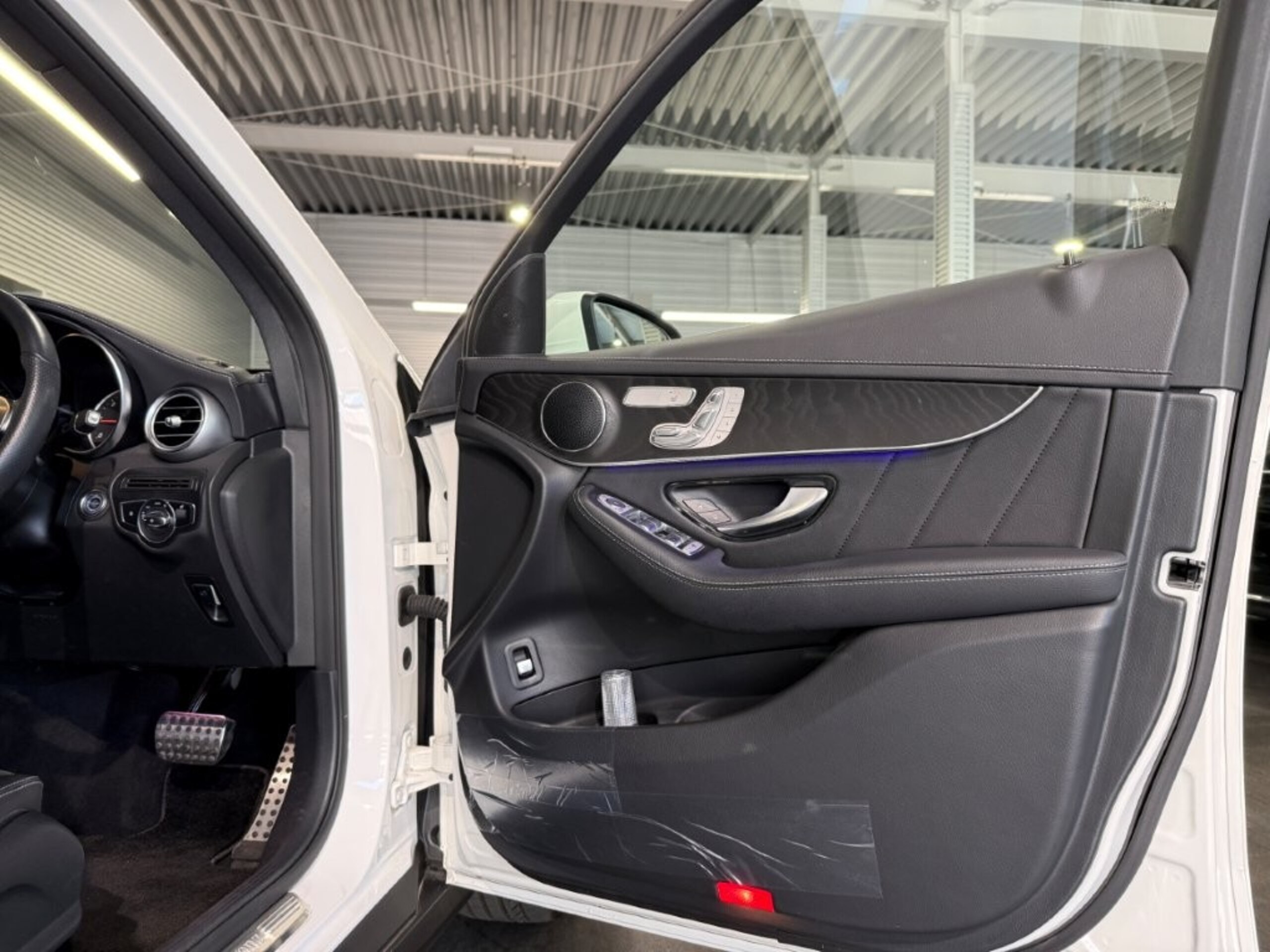 Mercedes-Benz GLC220 d 4MATIC AMG Line Diesel Turbo 4WD — photo 7