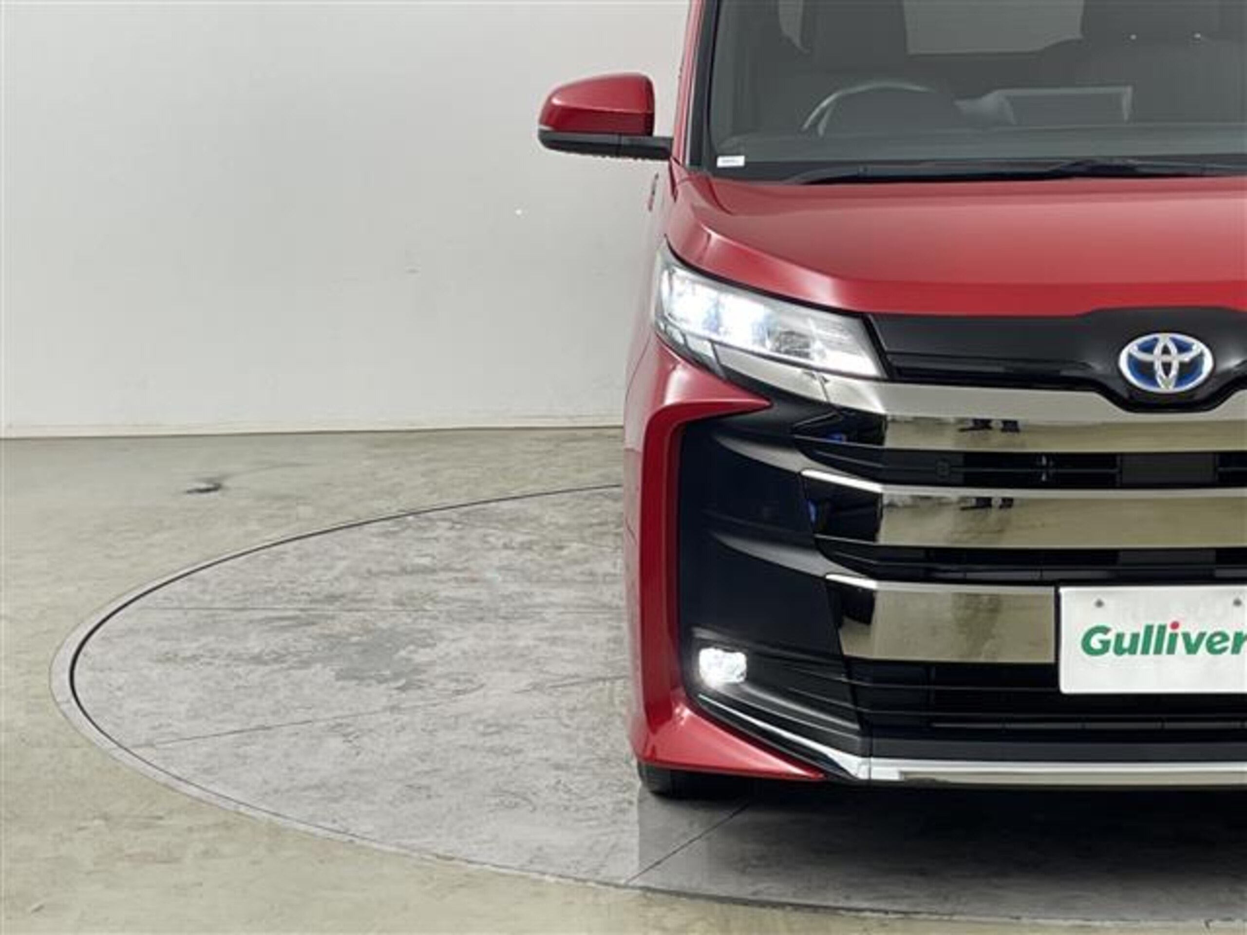 Toyota Noah 1.8 Hybrid S-G E-Four 4WD — photo 9