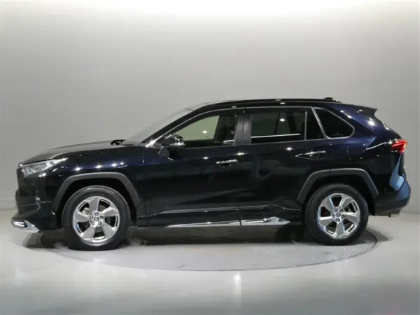 2021 Toyota  Rav4 — photo 3