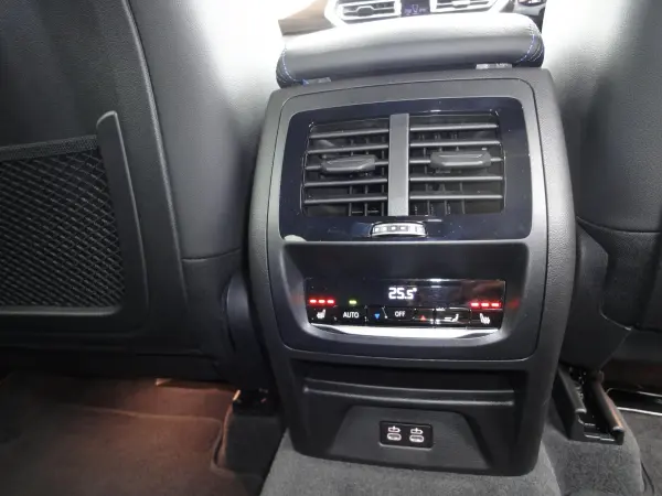 BMW X3 xDrive20d M Sport Diesel Turbo 4WD Black Leather Head-Up Display Harman Kardon Audio System Hill Descent Control Digital Terrestrial Tuner Front/Rear Drive Recorder Auto Trunk Active Cruise Control (Brooklyn Grey Metallic) — photo 9