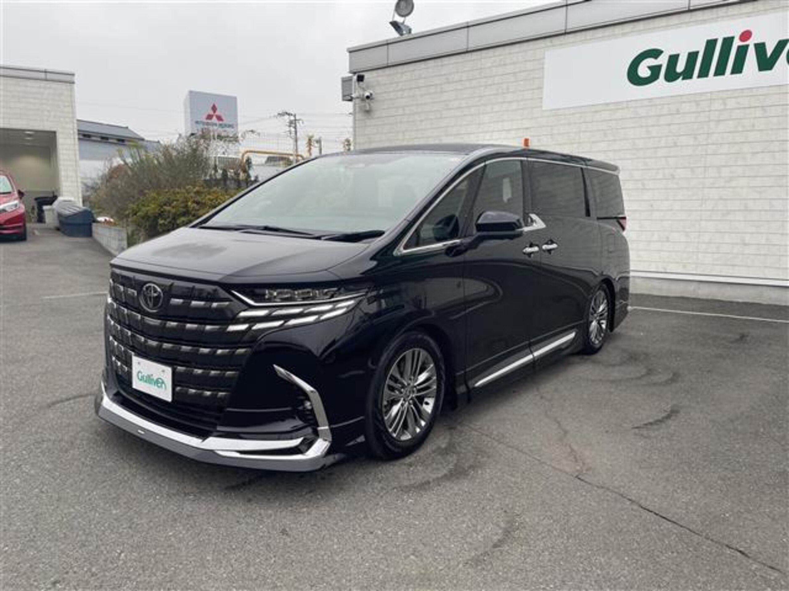 2024 Toyota Alphard — photo 3