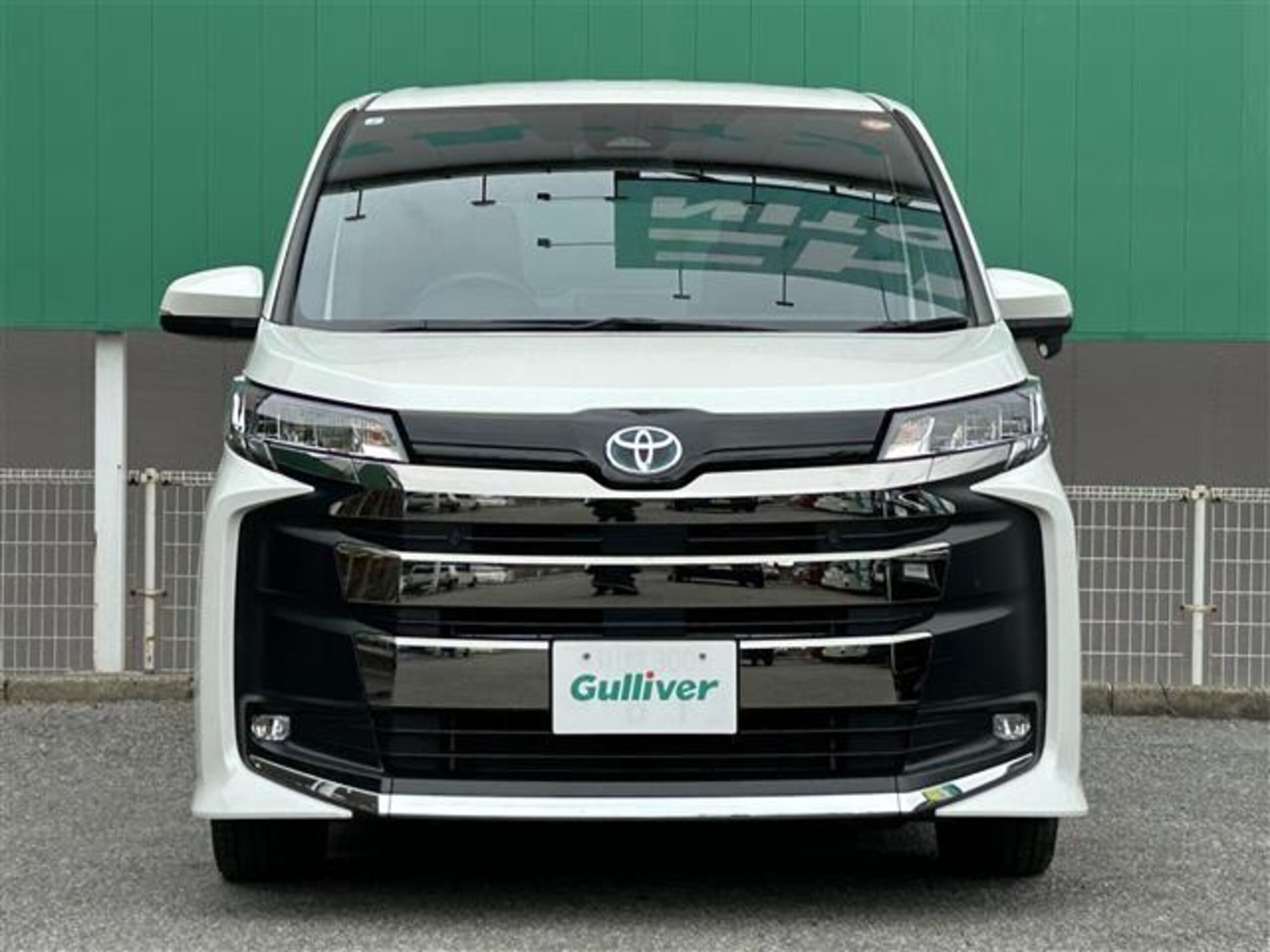 Toyota Noah 1.8 Hybrid S-Z — photo 9