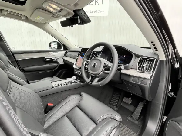 Volvo XC90 Ultimate T8 AWD Plug-in Hybrid 4WD Sunroof B&W Air Suspension 2025 Model 3-Row 7-Seater Google Built-in Crystal Shift Knob Grey Ash Wood Panel Front & Rear 2nd Row Seat Heaters 22-inch AW Relaxation Function 360° Camera (Onyx Black Metallic) — photo 9