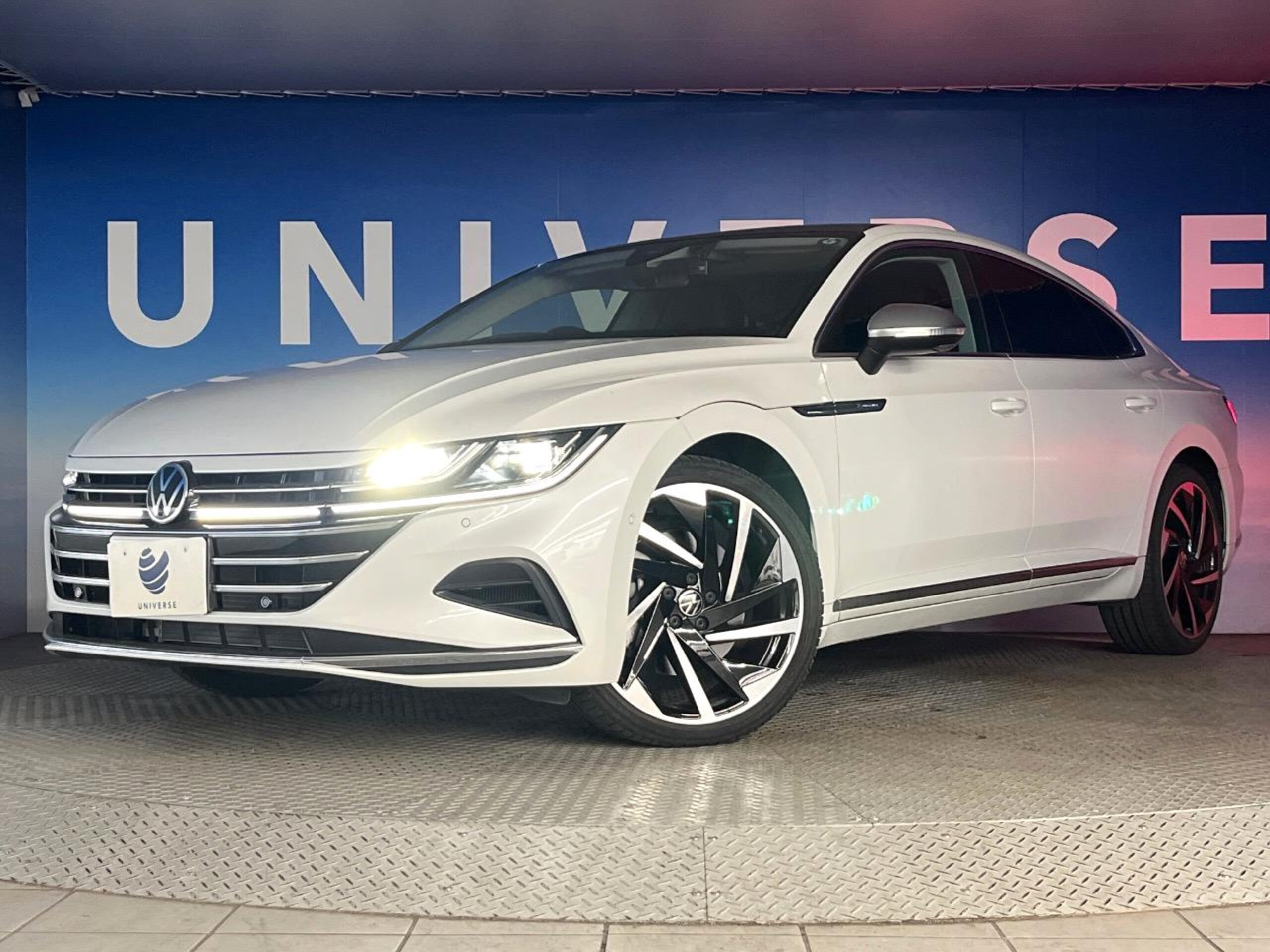 Volkswagen Arteon TSI 4Motion Elegance 4WD Luxury Package — photo 8