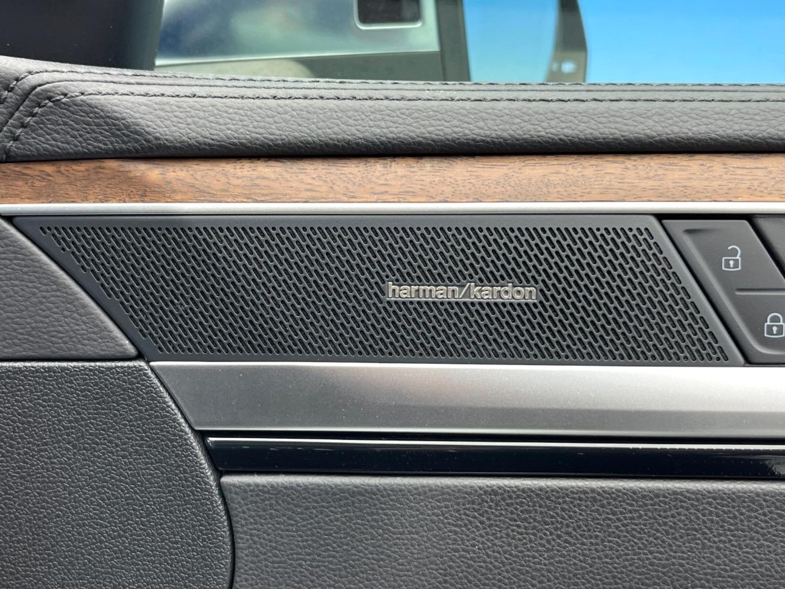 Volkswagen Arteon TSI 4Motion Elegance 4WD Luxury Package — photo 7