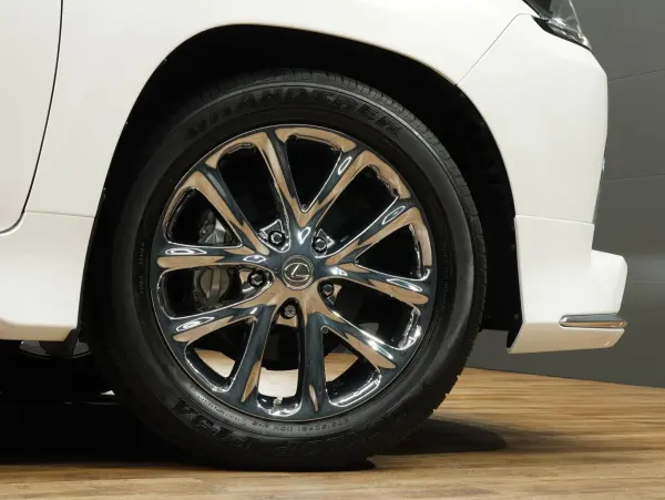 Lexus LX570 Black Sequence 4WD — photo 8