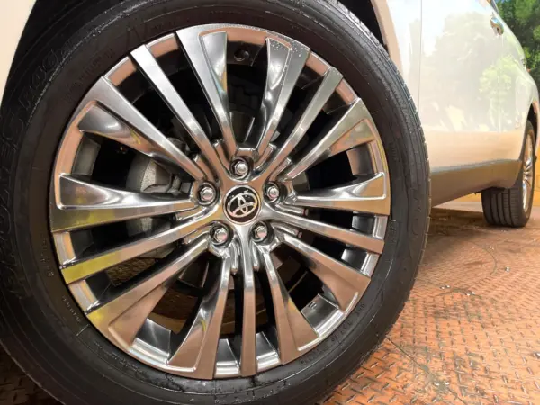 Toyota Harrier 2.5 Hybrid Z Leather Package Panorama Roof JBL Sound 12-inch Navigation Surround View Camera Digital Inner Mirror Blind Spot Monitor Genuine Leather Seats Non-smoking Seat Air Conditioning Power Back Door Steering Heater Radar Cruise (Platinum White Pearl Mica) — photo 8