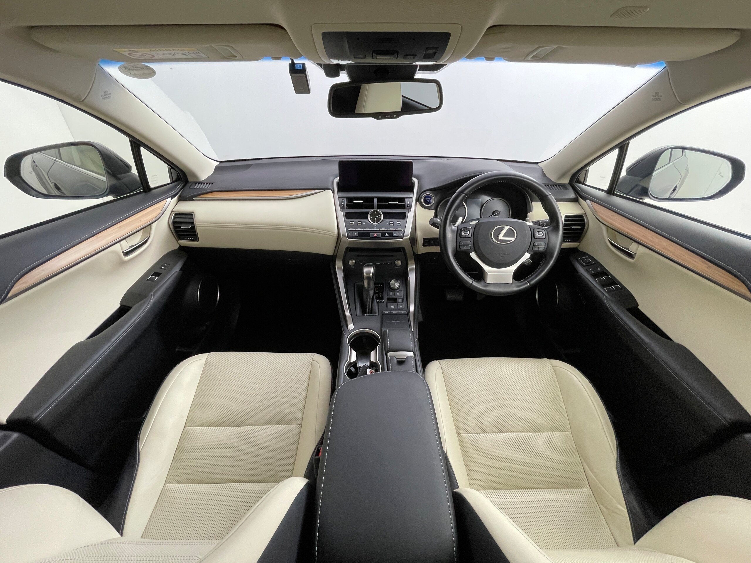 2019 Lexus Nx — photo 2