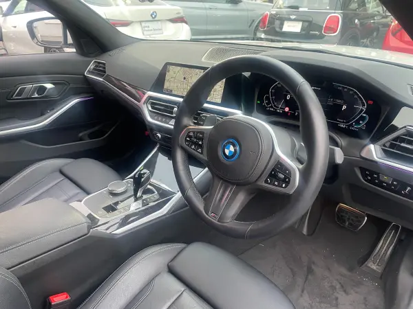 BMW 3 Series 330e M Sport Certified Used Car One Owner Highline Comfort Package Genuine Navigation Front/Rear Dashcam Seat Heater Power Trunk Parking Assistant Plus HiFi Speakers Genuine Black Leather Seats Front/Rear Drive Recorder ETC (Alpine White) — photo 9