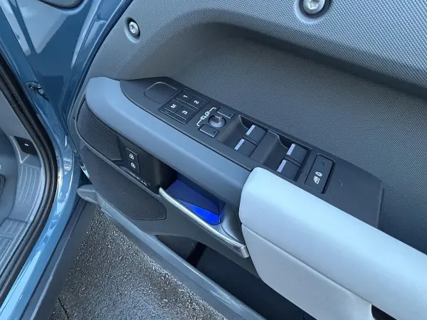 Land Rover Defender 110 X Dynamic SE 2.0L P300 4WD Certified Used Car Air Suspension MERIDIAN Seat Heater(F) Memory Power Seat Surround Camera Digital Inner Mirror Ambient Light Wireless Charging Classic Mud Guard ACC/LKA/BSM/RTM 20-inch AW (Tasman Blue) — photo 8
