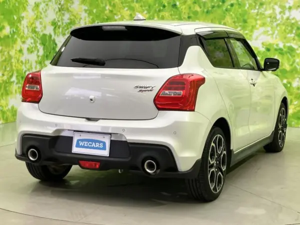 2022 Suzuki Swift — photo 3
