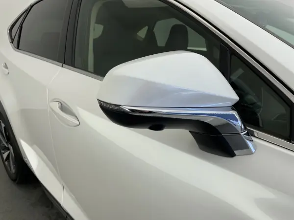 Lexus NX300h Version L 4WD — photo 7