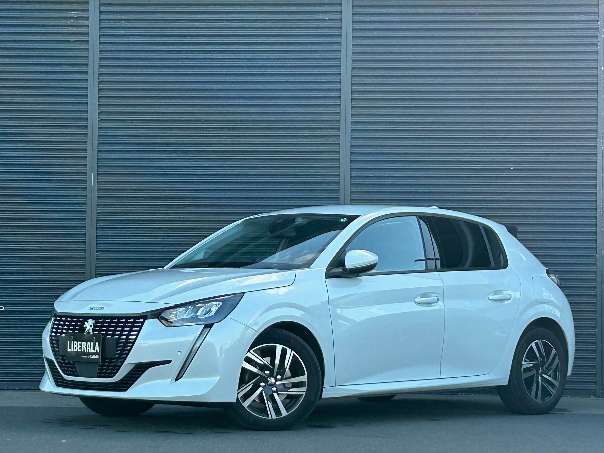 Peugeot 208 Allure 1-Owner Active City Brake ACC Lane Keep Assist Rear Camera Parking Sensors Genuine Display Audio CarPlay Android Auto BT USB LED Headlights Auto Lights ETC Genuine 16in Alloy Wheels Non-Smoking (Pearl White) — photo 8