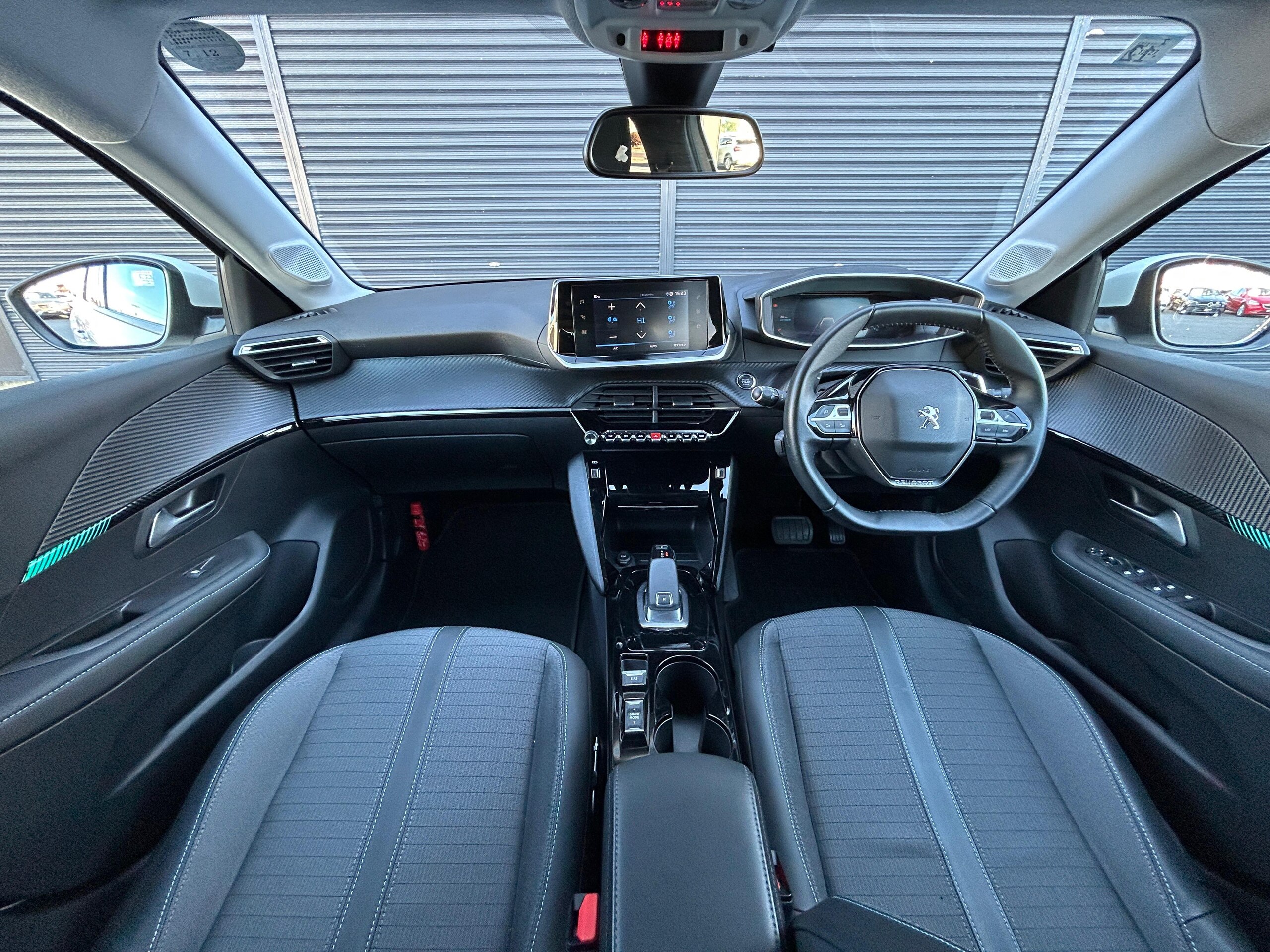 2020 Peugeot 208 — photo 2