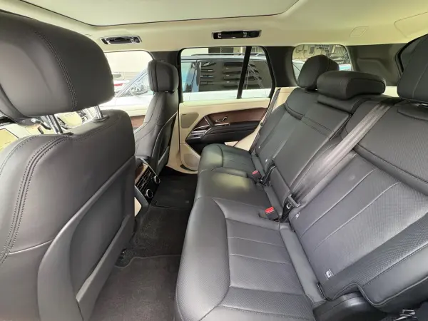 Land Rover Range Rover SE 3.0L D300 Standard Wheelbase Diesel Turbo 4WD — photo 8