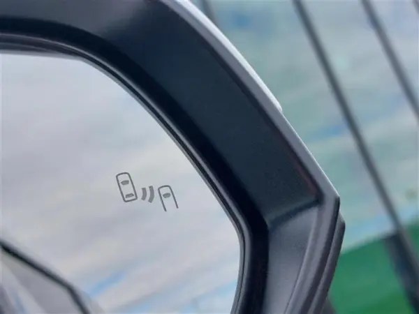 Toyota Alphard Hybrid 2.5 Executive Lounge S E-Four 4WD 4-Seater Modified Factory Navigation Certified Fuel Economy Modified Vehicle SONY 43-inch 4K LCD TV JBL Sound Wireless Intercom Sunroof Dashcam 360-Degree Camera ETC2.0 BSM LED Headlights Genuine Leather Seats (White Pearl) — photo 8