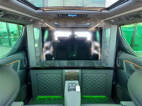 2023 Toyota Alphard — photo 2