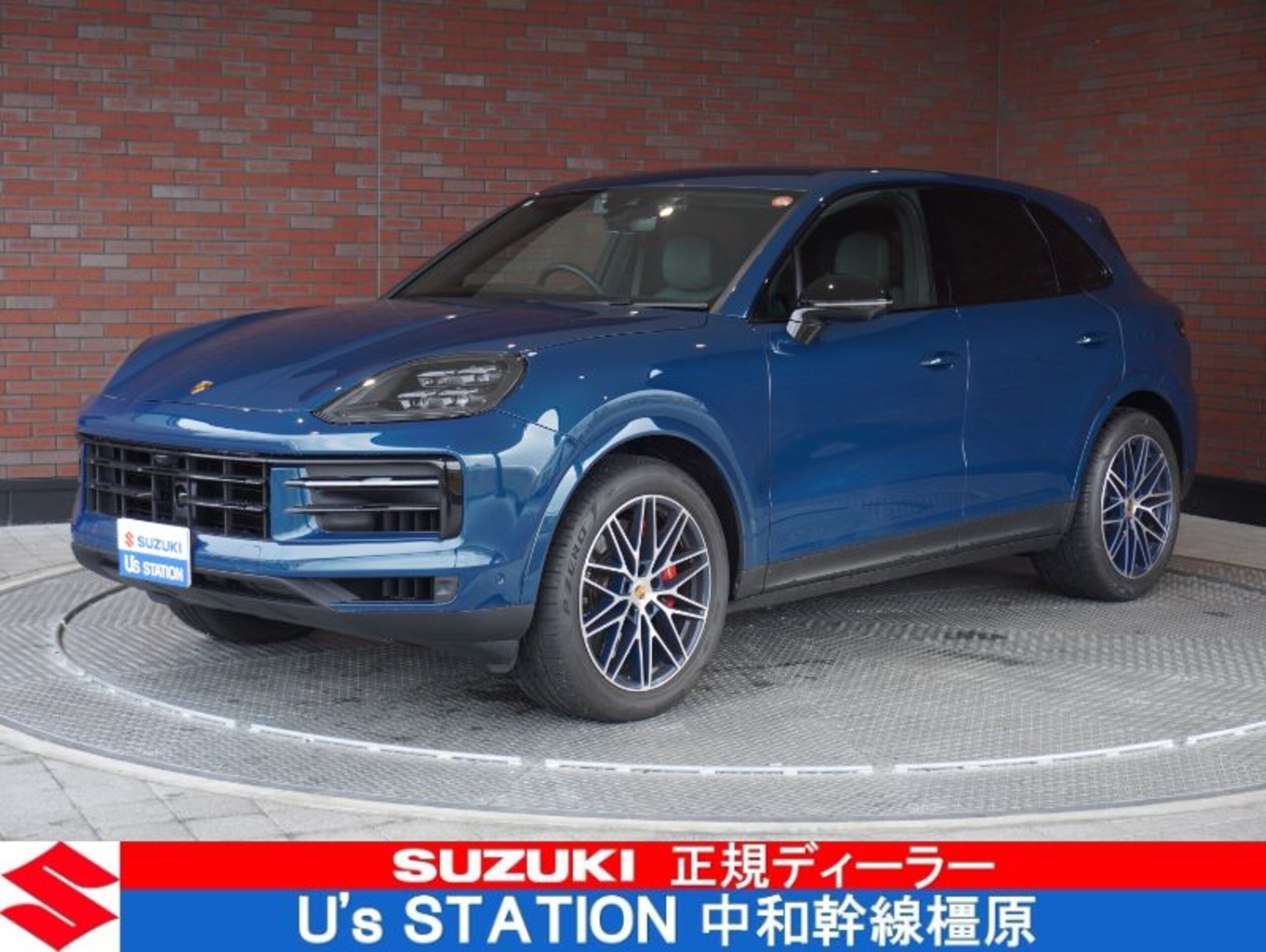 Porsche Cayenne S Tiptronic S 4WD OP430 Smooth Leather (Black/Night Green) 21-inch Alloy Wheels (Body Color) Sports Exhaust System Race-Tex Roof Lining Passenger DSP BOSE Surround (Montego Blue Metallic)