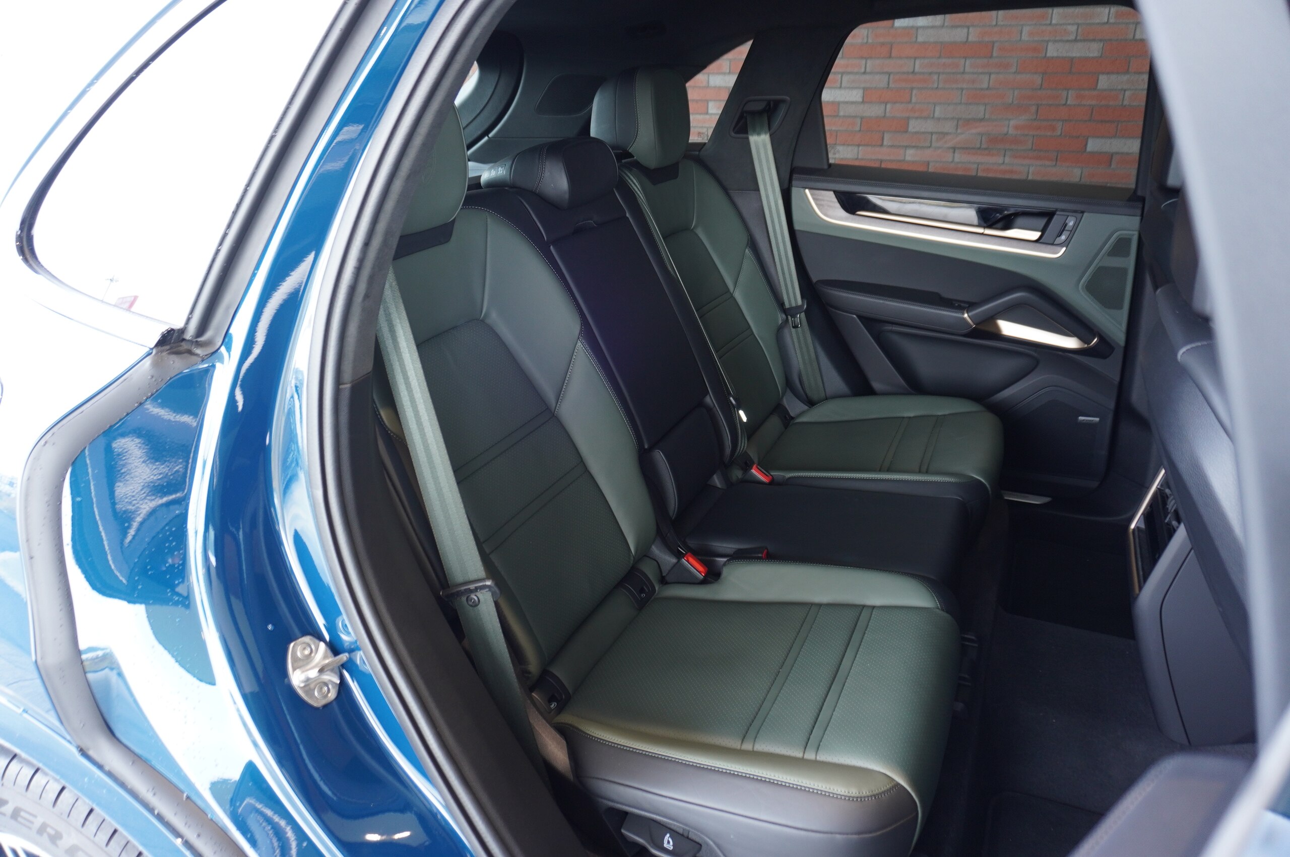 Porsche Cayenne S Tiptronic S 4WD OP430 Smooth Leather (Black/Night Green) 21-inch Alloy Wheels (Body Color) Sports Exhaust System Race-Tex Roof Lining Passenger DSP BOSE Surround (Montego Blue Metallic) — photo 9