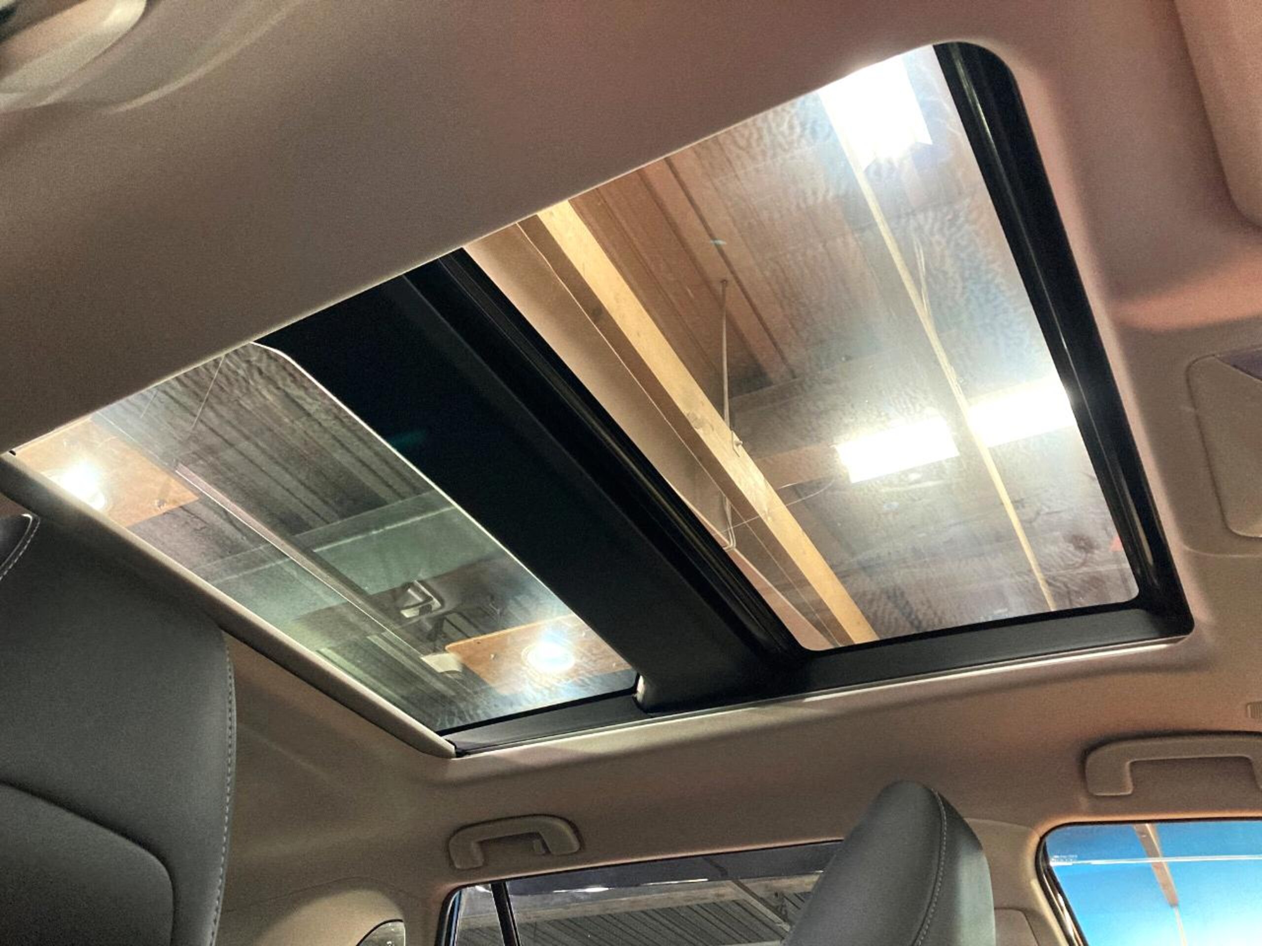 2023 Toyota  Rav4 — photo 3