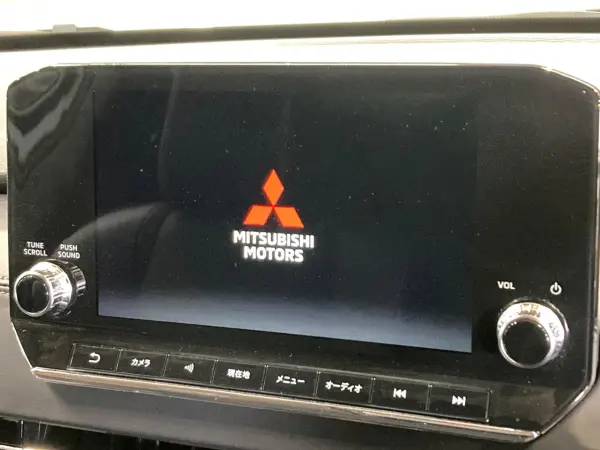 2023 Mitsubishi Outlander — photo 3