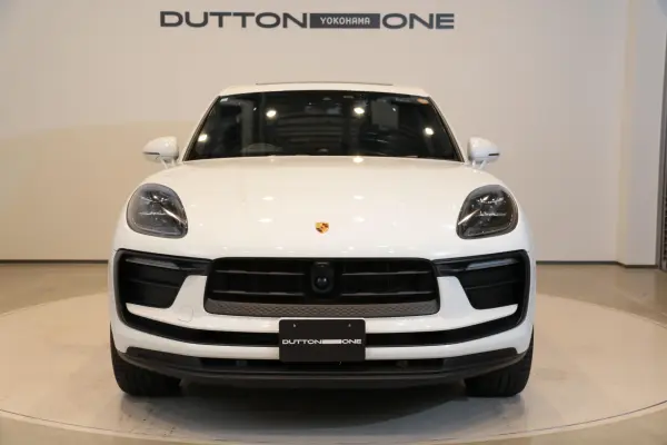 Porsche Macan PDK 4WD Sports Chrono Package Panorama Sunroof 360 Camera Seat Heater 19-inch Alloy Wheels Black Interior (White) — photo 7