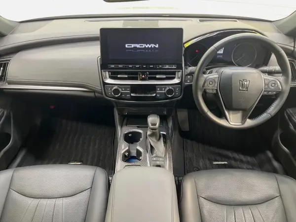 2022 Toyota Crown — photo 2