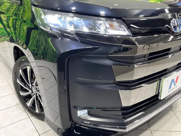 Toyota Noah 1.8 Hybrid S-Z Non-Smoking Car, Comfort Convenience Package, Rear Seat Monitor, Dual Power Sliding Doors, Genuine 10.5-inch Navigation, Backup Camera, Safety Sense, Power Rear Gate, Dash Cam, ETC, Half Leather, Seat Heaters, LED Headlights, Genuine 17-inch AW (Attitude Black Mica) — photo 8